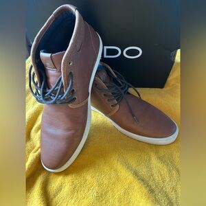 Aldo Men’s Low Rise Casual Leather Boots Brown EUC with Box Men’s Size9.5